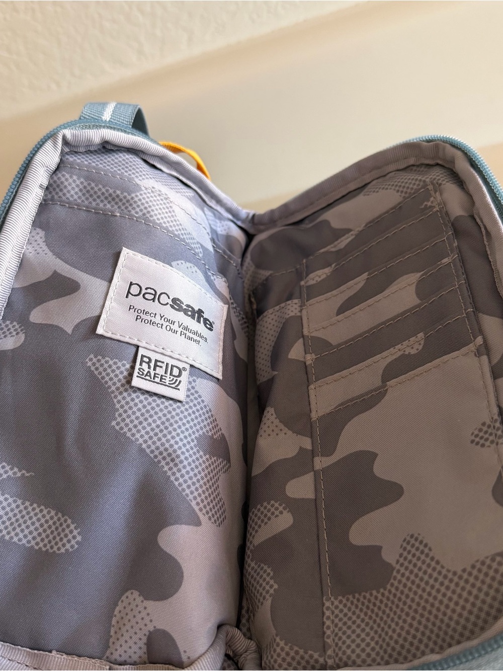 Pacsafe® GO Anti-Theft Tech Crossbody(Fresh Mint) - Picture 6 of 8
